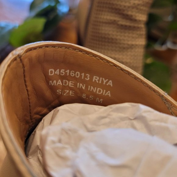 NWT Beige 8.5M Mia Riya Taupe Leather Booties - Picture 5 of 7